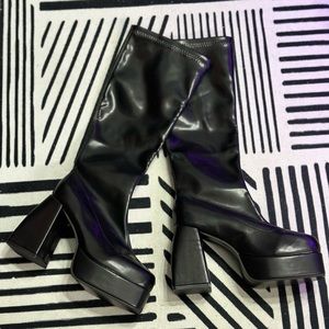 Black Knee-high Platform Boots